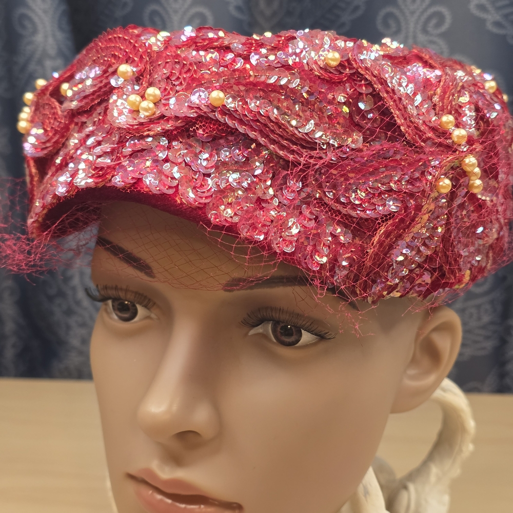 Beautiful Bullock's Westwood Red Sequined 40s/50s Hat Size 22 1/2